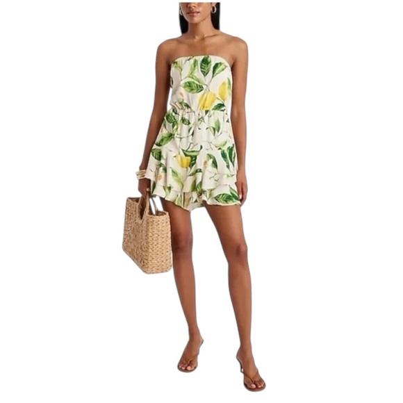 Express Pants - Express Sleeveless Lemon Romper size small